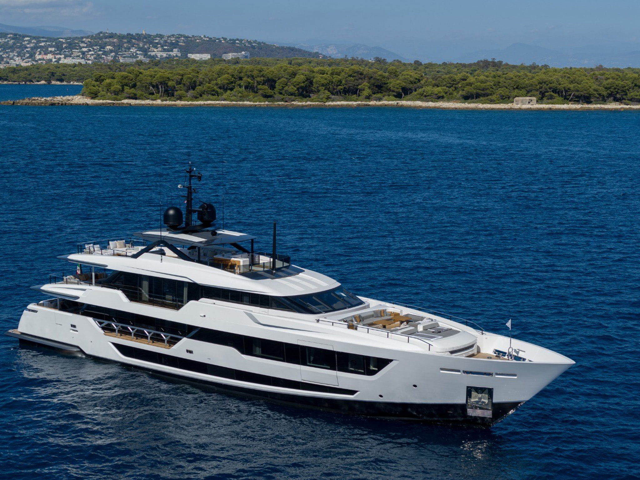 Ferretti Group's star shines bright at the Monaco Yacht Show with steel super yachts, two world premieres and the announcement of two acquisitions. 
