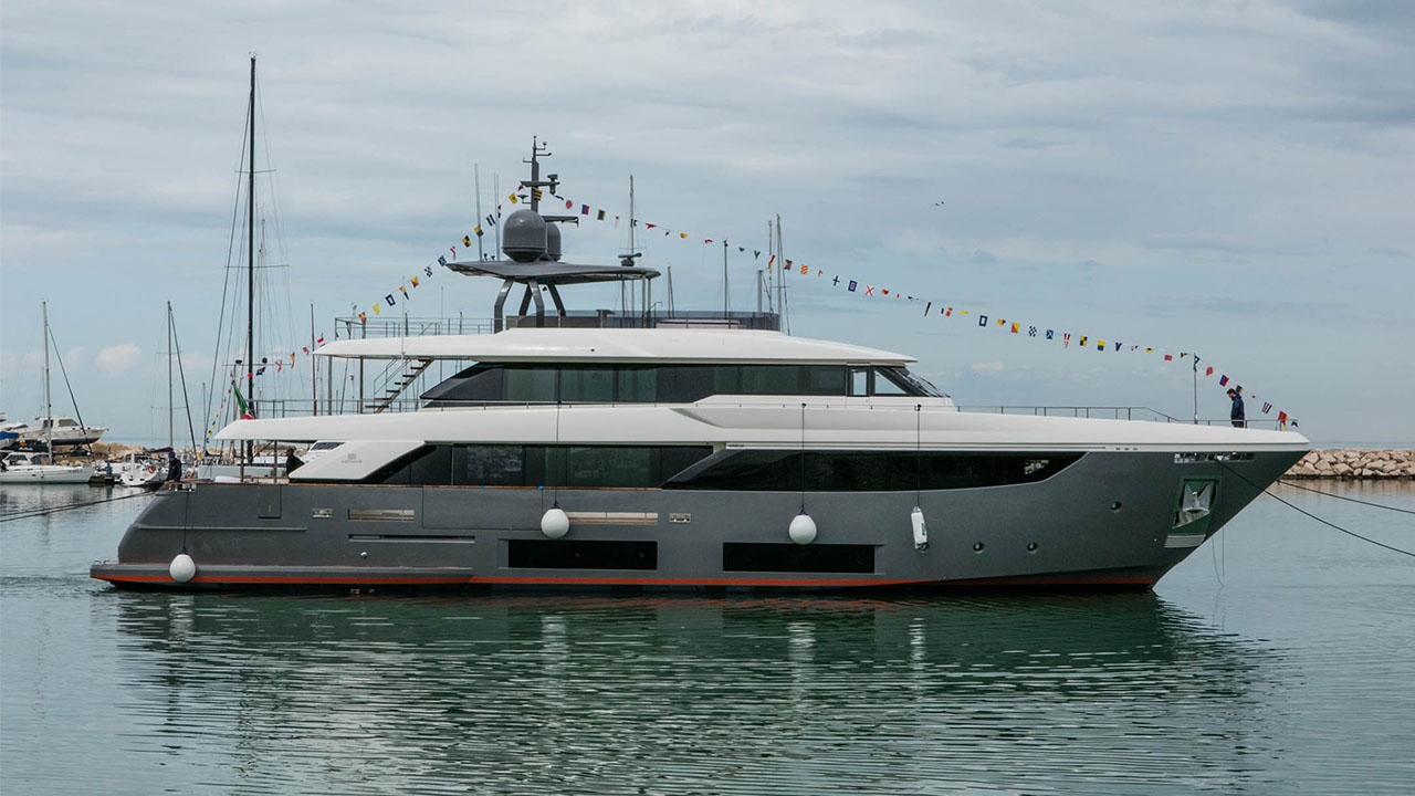 Custom Line Navetta 33 - M/Y Mirabilis