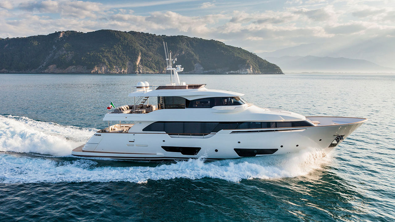 Custom Line Navetta 28