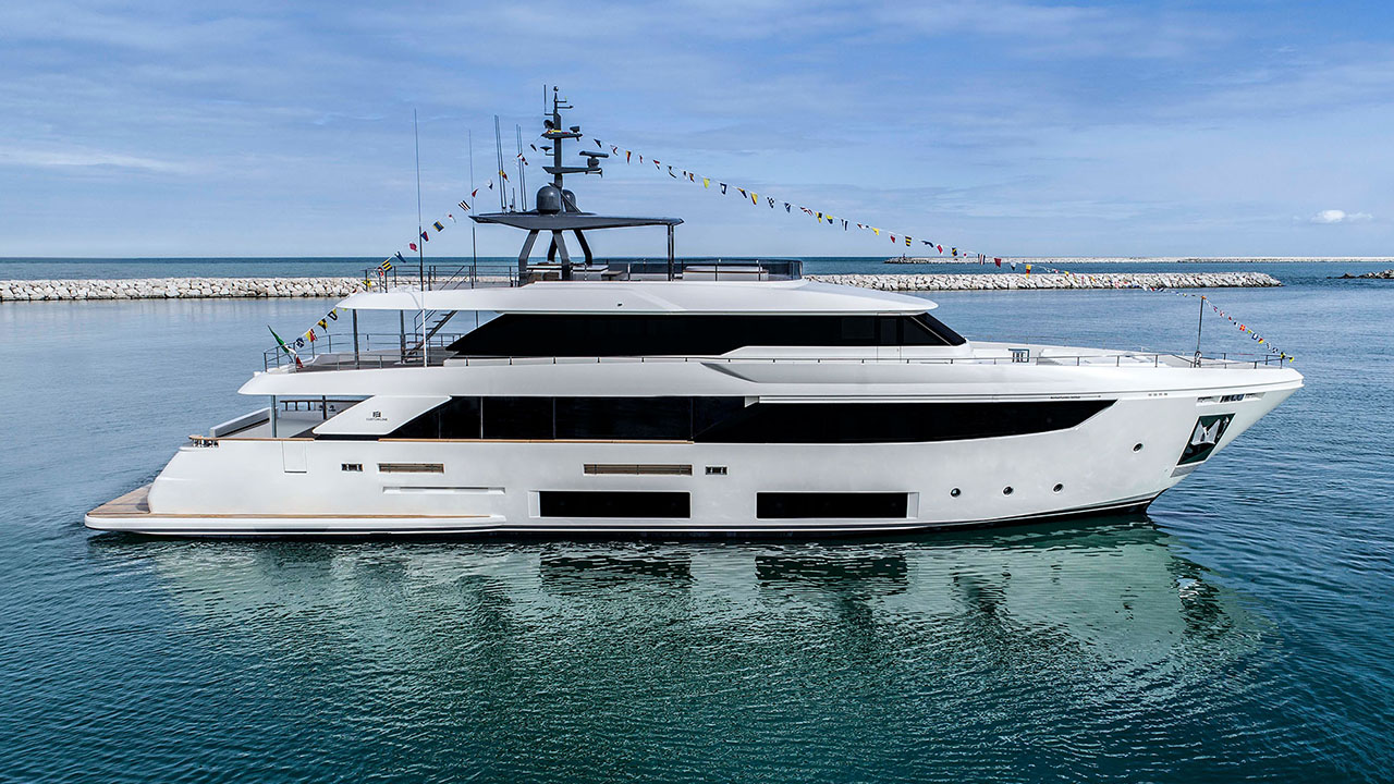 Custom Line Navetta 33 - M/Y Triple A