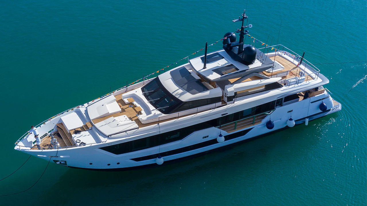 Custom Line 106' - M/Y Jag'b