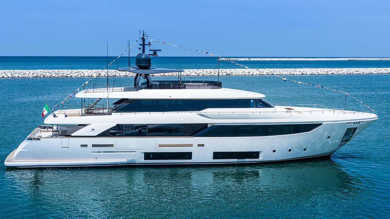 Custom Line Navetta 33 - M/Y Penelope