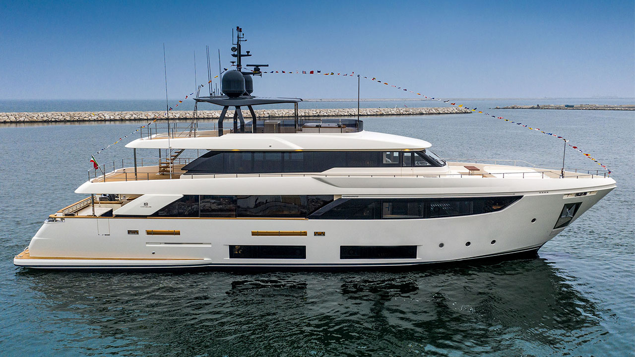 Custom Line Navetta 33 - M/Y Ricachà