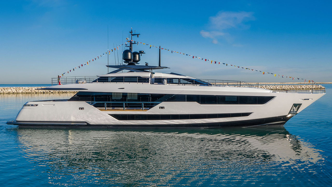 Custom Line 120' - M/Y Gust