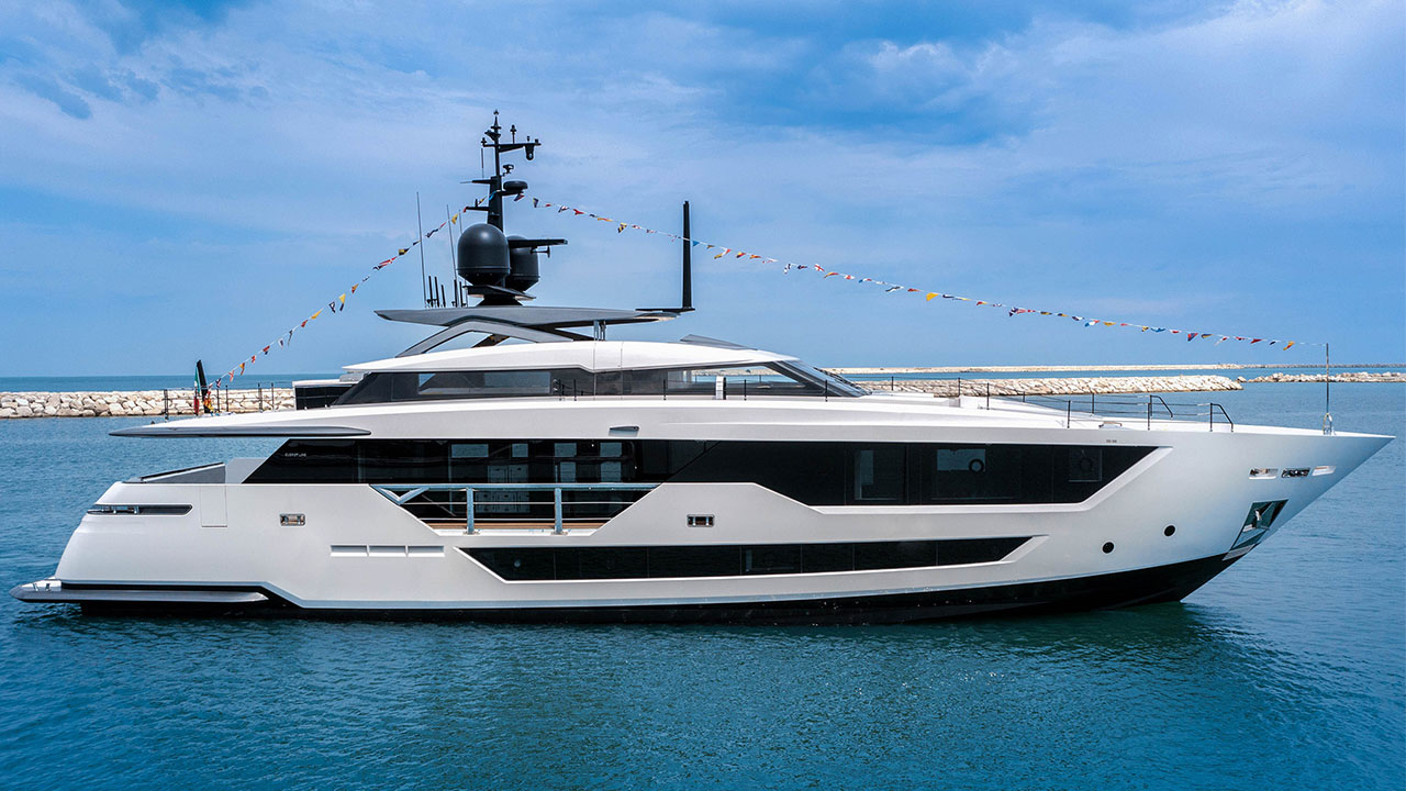 Custom Line 106' - M/Y Era