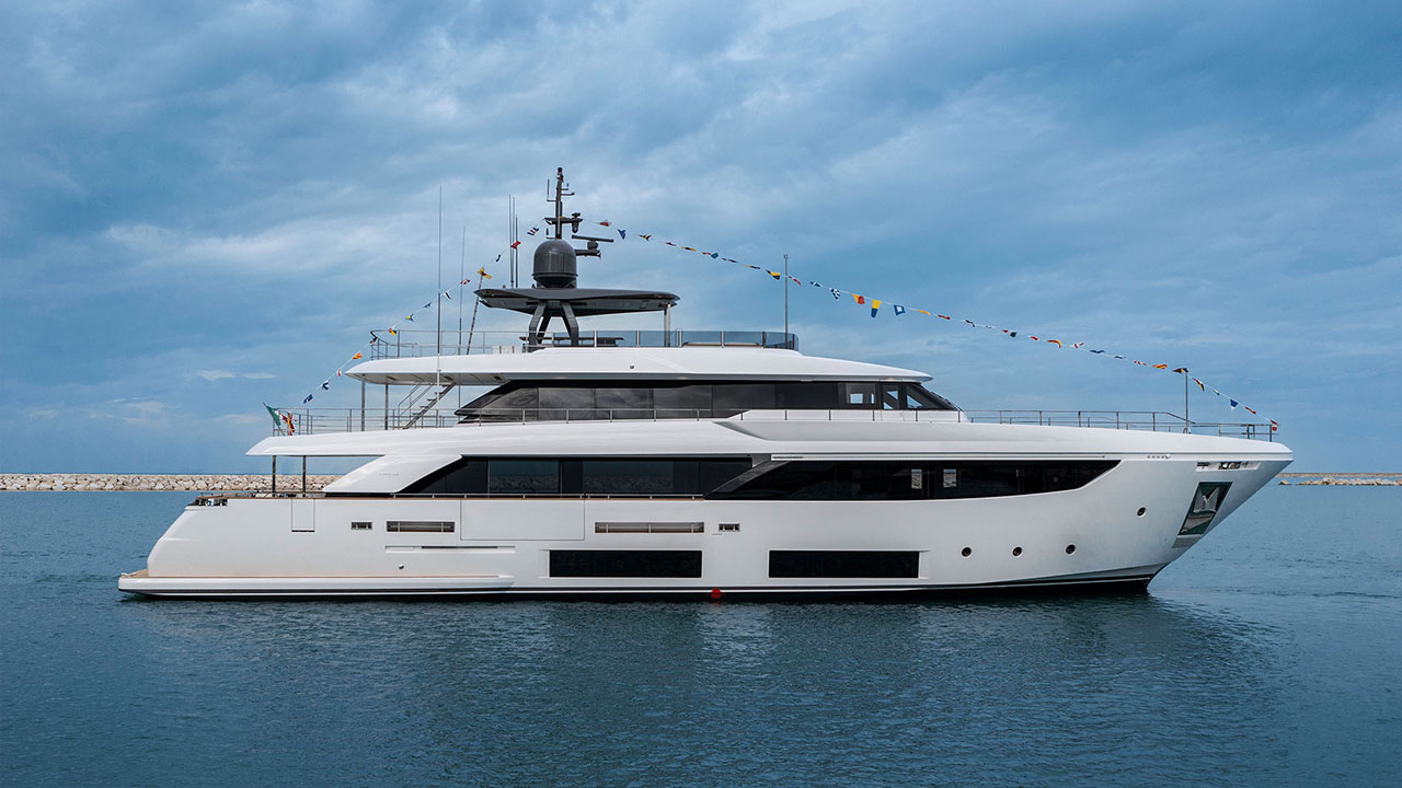 Custom Line Navetta 33 - M/Y Our Way