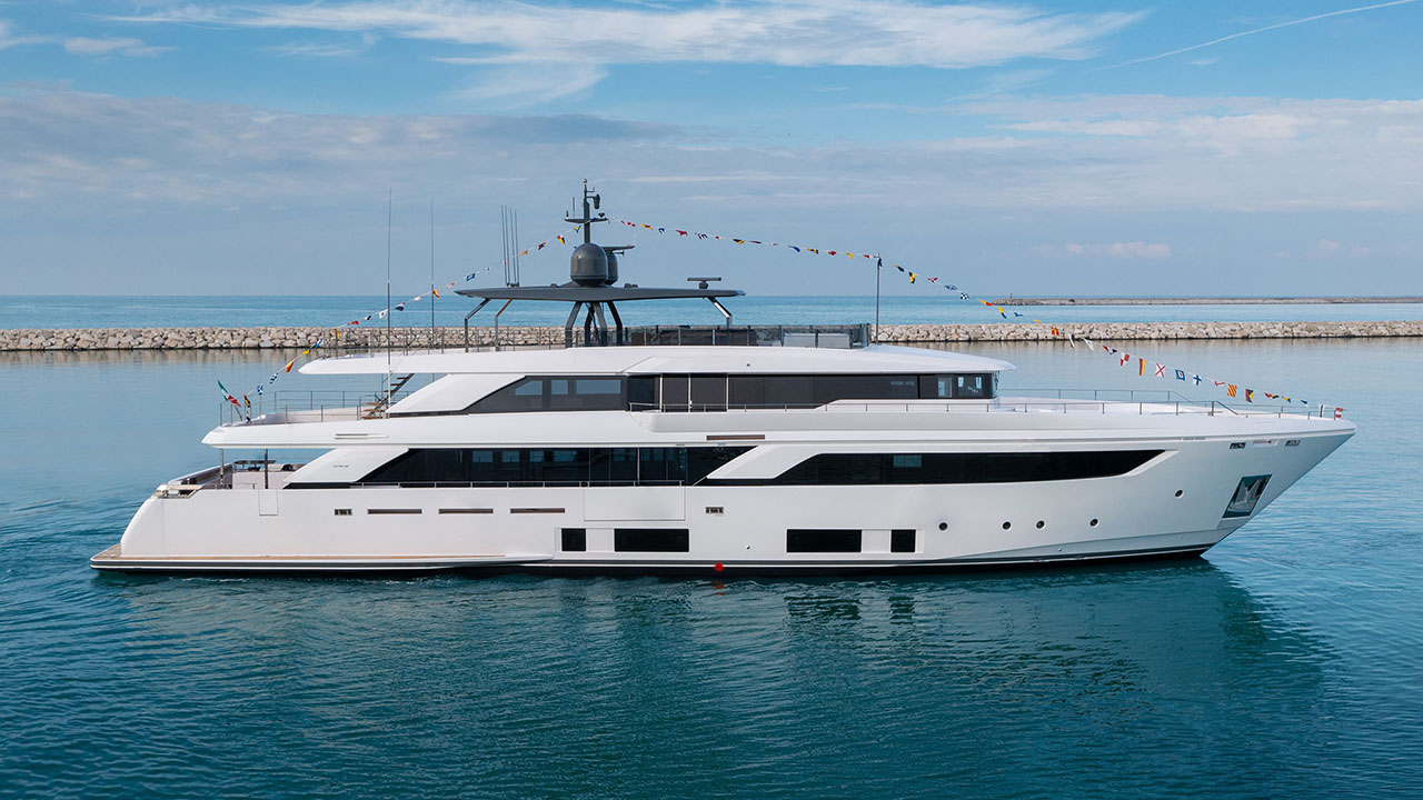 Custom Line Navetta 42 - M/Y Together