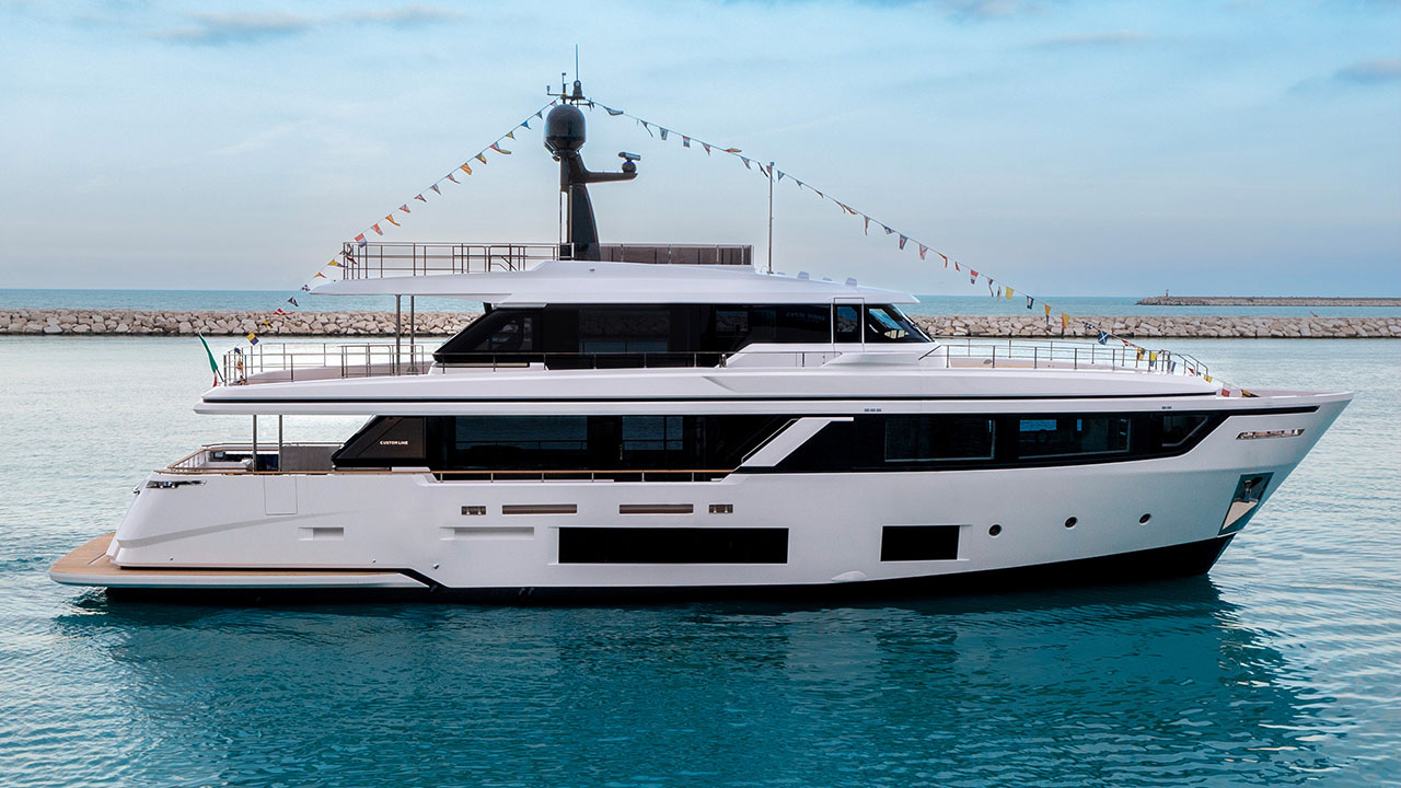 Custom Line Navetta 30