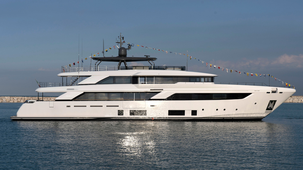 Custom Line Navetta 42 - M/Y NIMIR