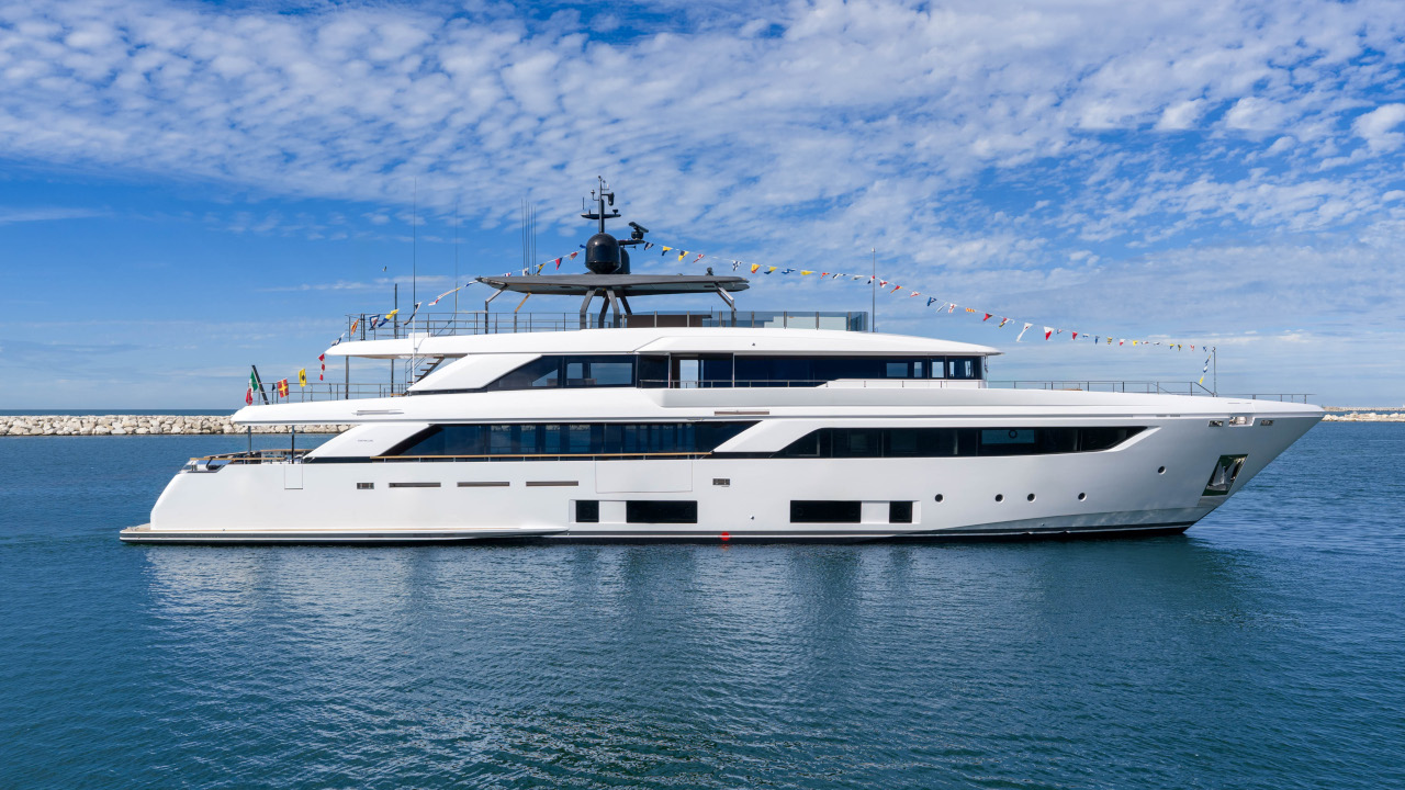 Custom Line Navetta 42