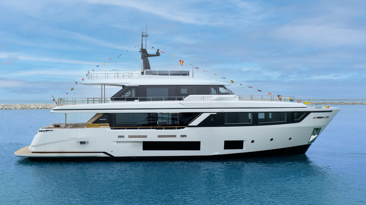 Custom Line Navetta 30