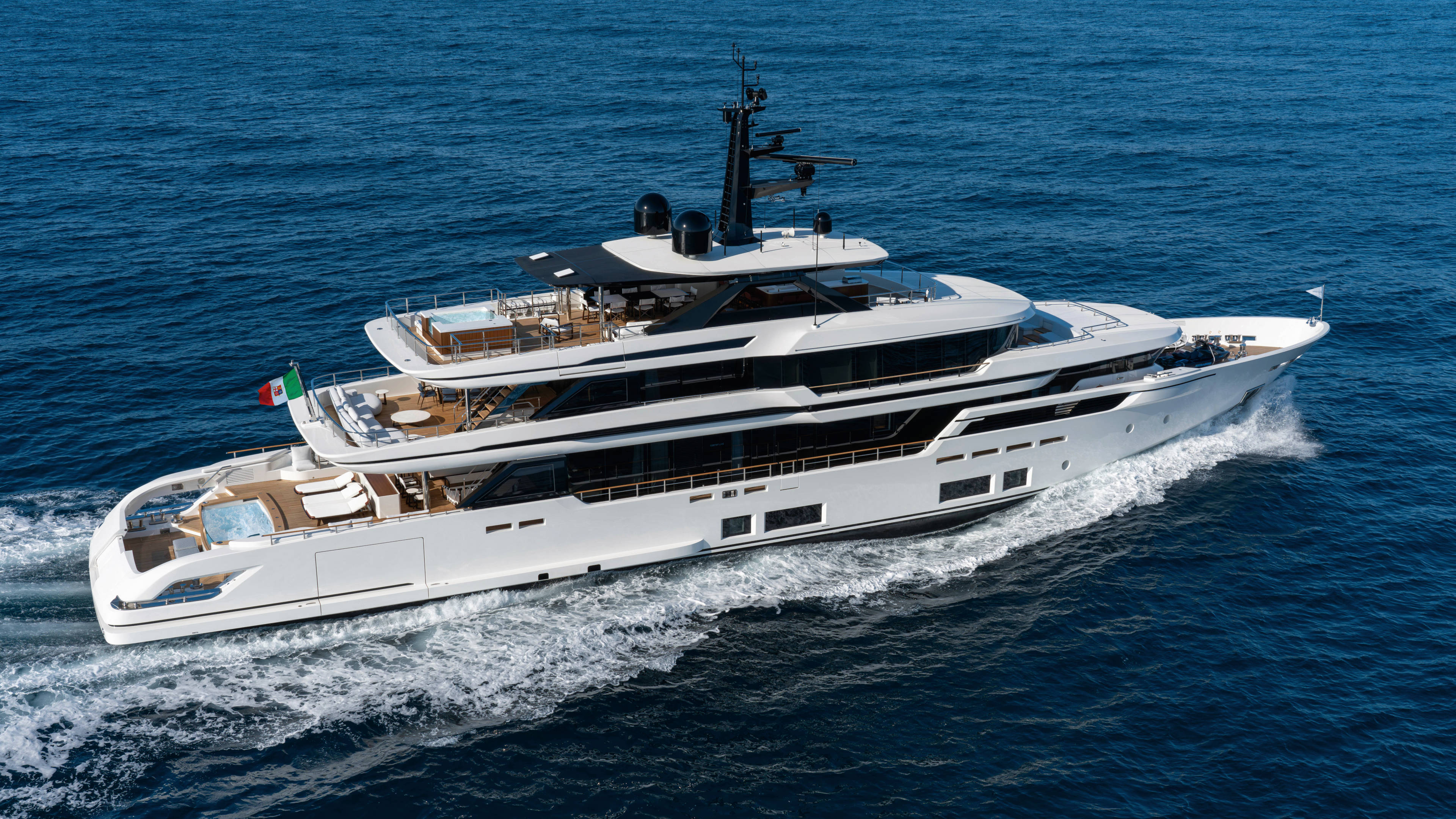 custom line super yacht yard