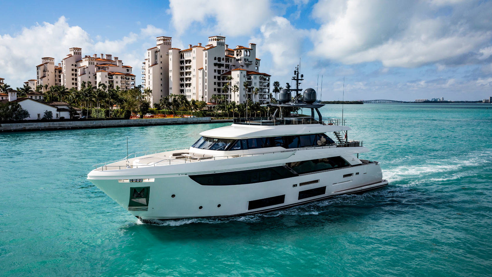 Custom Line Navetta 33