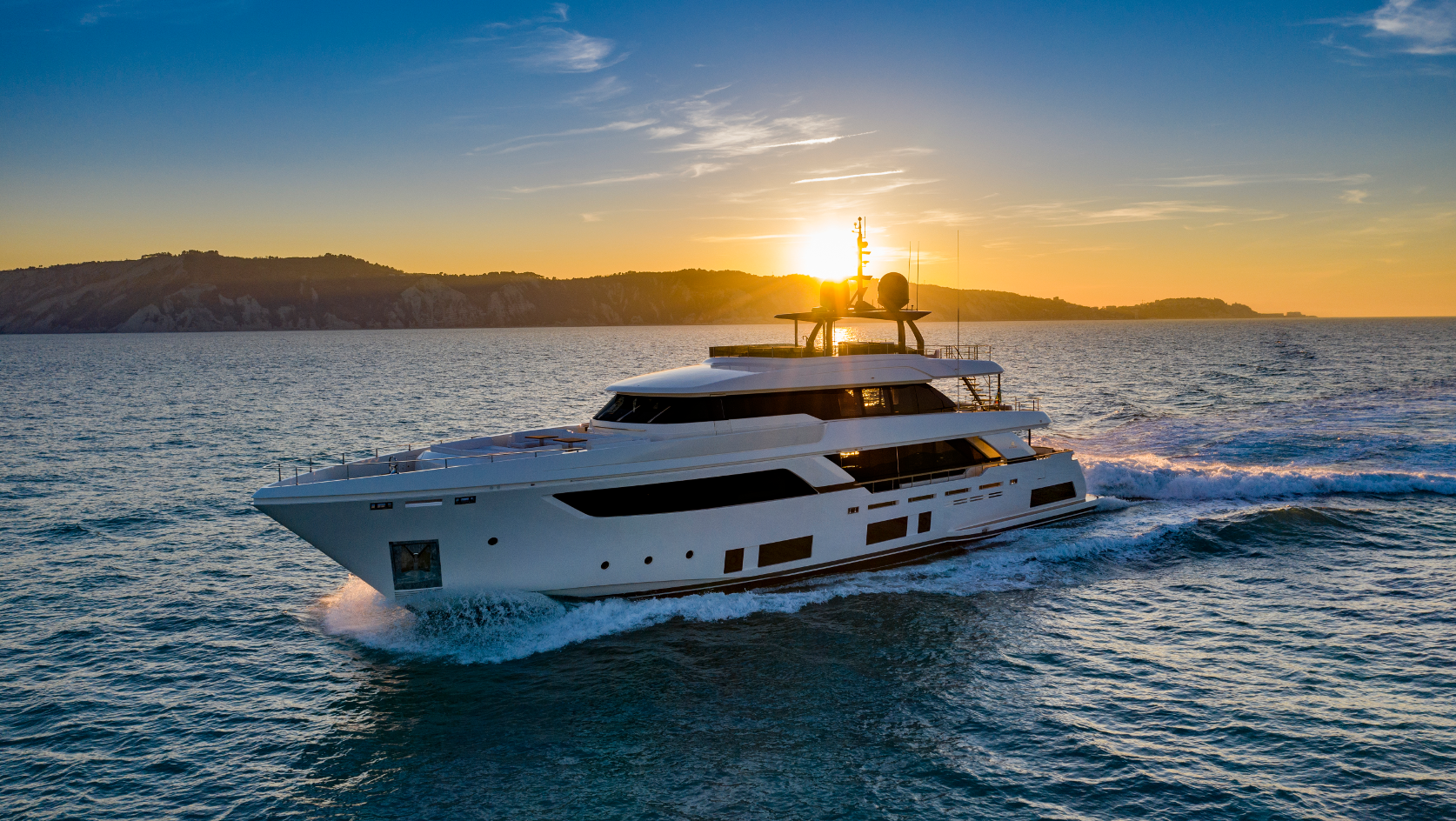 Custom Line Navetta 37